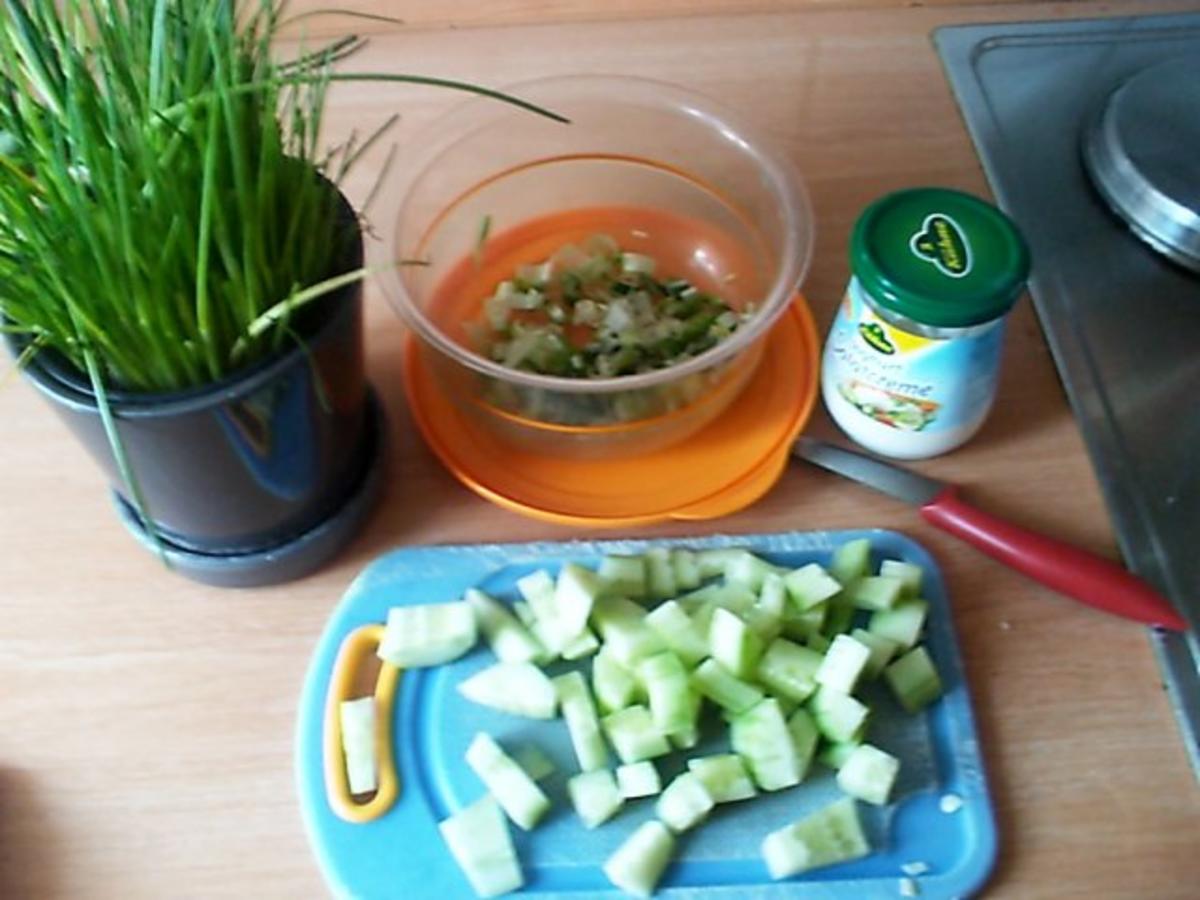 Kartoffel-Gurkensalat mit Schnittlauch - Rezept - Bild Nr. 3