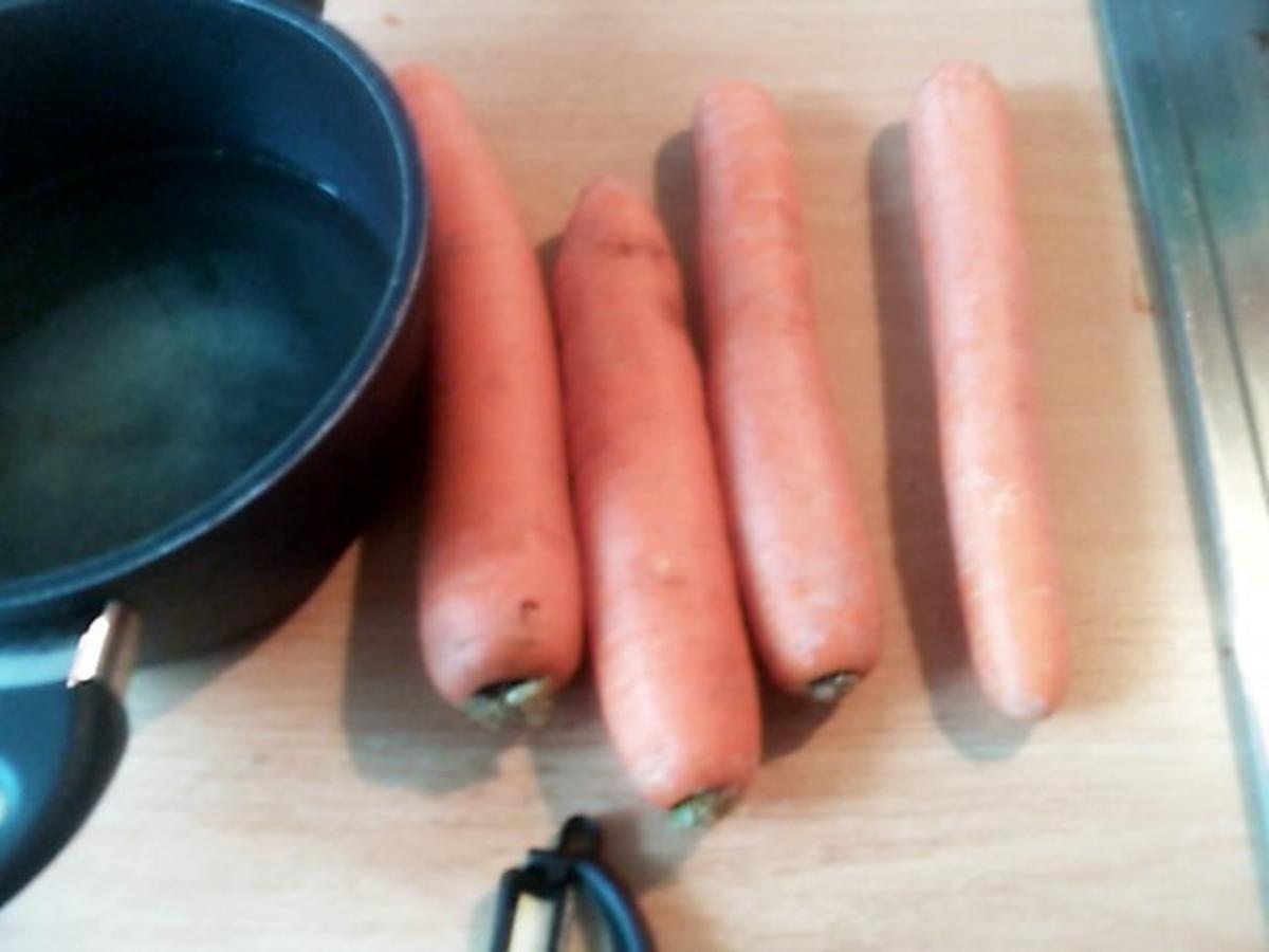 Scharfe Frikadellen mit süssem Möhrengemüse mit Tomatensosse - Rezept - Bild Nr. 2