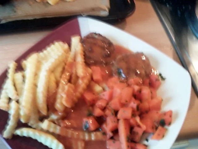 Scharfe Frikadellen mit süssem Möhrengemüse mit Tomatensosse - Rezept - Bild Nr. 7