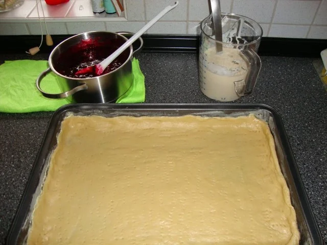 Rezept: Rote Grütze Kuchen Bild Nr. 3 Rote Grütze Kuchen - Rezept - Bild Nr. 3