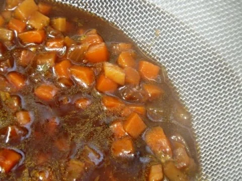 Rezept: Rinds-Roulade au Porto mit Wurzelgemüse und Pürrée Bild Nr. 3 Rinds-Roulade au Porto mit Wurzelgemüse und Pürrée - Rezept - Bild Nr. 3