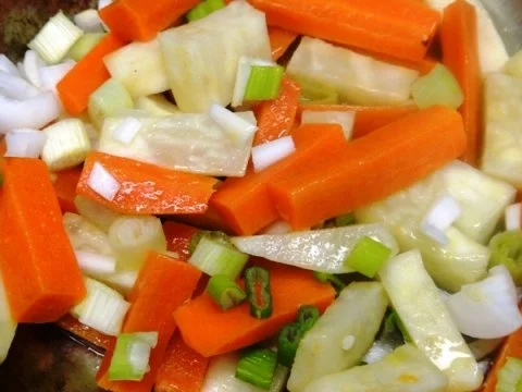 Rezept: Rinds-Roulade au Porto mit Wurzelgemüse und Pürrée Bild Nr. 16 Rinds-Roulade au Porto mit Wurzelgemüse und Pürrée - Rezept - Bild Nr. 16