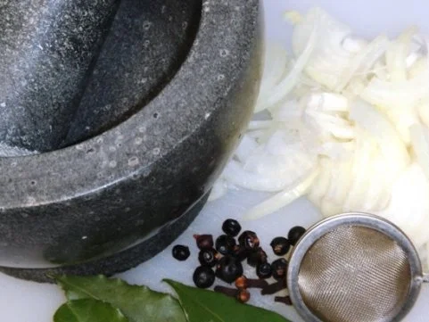 Rezept: Rinds-Roulade au Porto mit Wurzelgemüse und Pürrée Bild Nr. 6 Rinds-Roulade au Porto mit Wurzelgemüse und Pürrée - Rezept - Bild Nr. 6