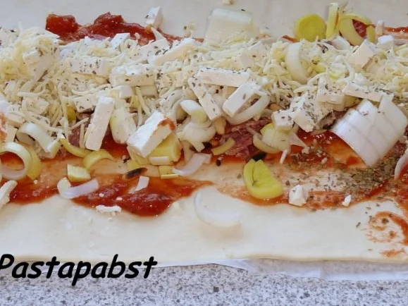 Rezept: Pizzarolle Bild Nr. 2 Pizzarolle - Rezept - Bild Nr. 2