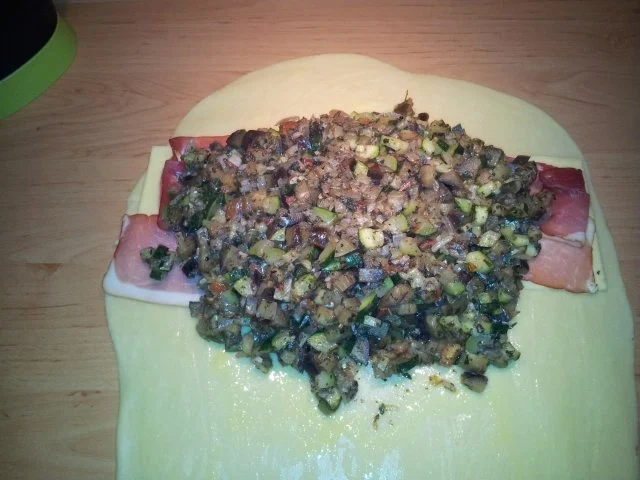 Rezept: Gemüsestrudel mit Tomaten Bild Nr. 10 Gemüsestrudel mit Tomaten - Rezept - Bild Nr. 10