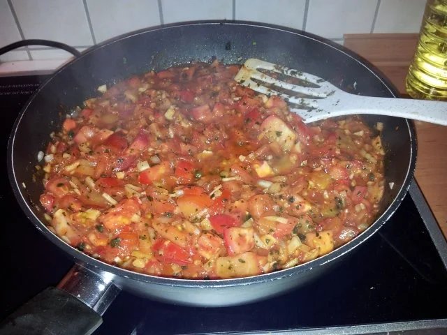 Rezept: Gemüsestrudel mit Tomaten Bild Nr. 13 Gemüsestrudel mit Tomaten - Rezept - Bild Nr. 13