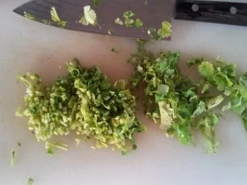 Zitronig-feuriger Vitamin- und Aromensalat - Rezept - Bild Nr. 2