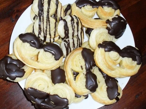 Rezept: Schweineöhrchen Bild Nr. 2 Schweineöhrchen - Rezept - Bild Nr. 2