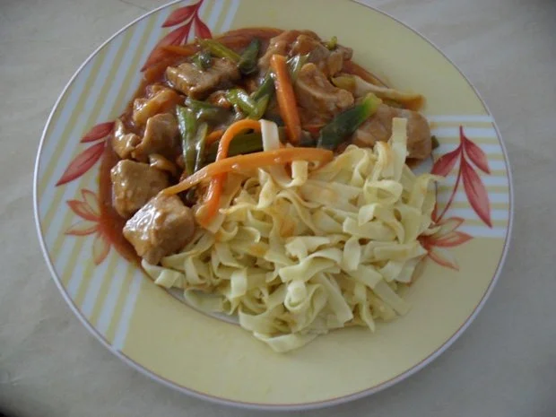 Rezept: Schweinefilet süß-sauer mit Eiernudeln Bild Nr. 10 Schweinefilet süß-sauer mit Eiernudeln - Rezept - Bild Nr. 10