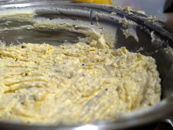 Rezept: Ravioli mit Pecorino-Füllung auf Tomaten-Schmand und mit karamelliesierten Tomaten Bild Nr. 3 Ravioli mit Pecorino-Füllung auf Tomaten-Schmand und mit karamelliesierten Tomaten - Rezept - Bild Nr. 3