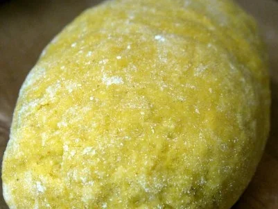 Rezept: Ravioli mit Pecorino-Füllung auf Tomaten-Schmand und mit karamelliesierten Tomaten Bild Nr. 6 Ravioli mit Pecorino-Füllung auf Tomaten-Schmand und mit karamelliesierten Tomaten - Rezept - Bild Nr. 6