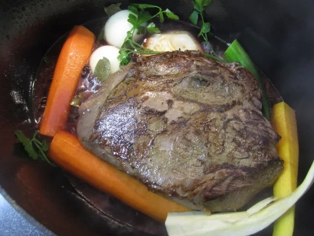 Hirschbraten mit Blaukraut und Kroketten - Rezept - Bild Nr. 3