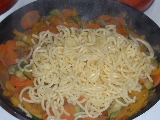 Hähnchenbrust auf Gemüse-Nudeln - Rezept - Bild Nr. 7