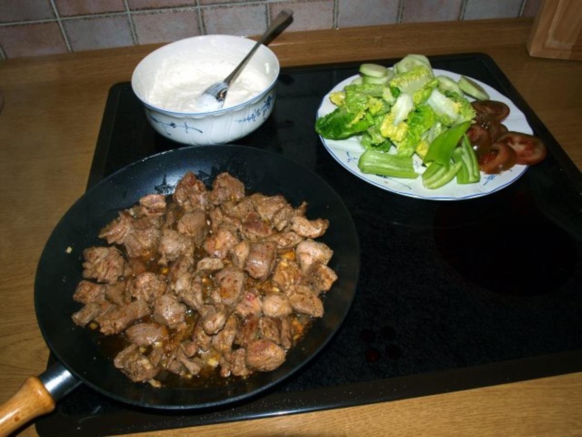 Röstfleisch vom Lamm mit Joghurt & Fladenbrot       (Yogurtlu Kebabi) - Rezept - Bild Nr. 2