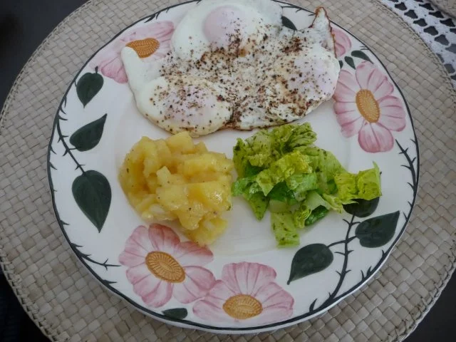 Schwäbischer Kartoffelsalat mit Spiegelei - Rezept