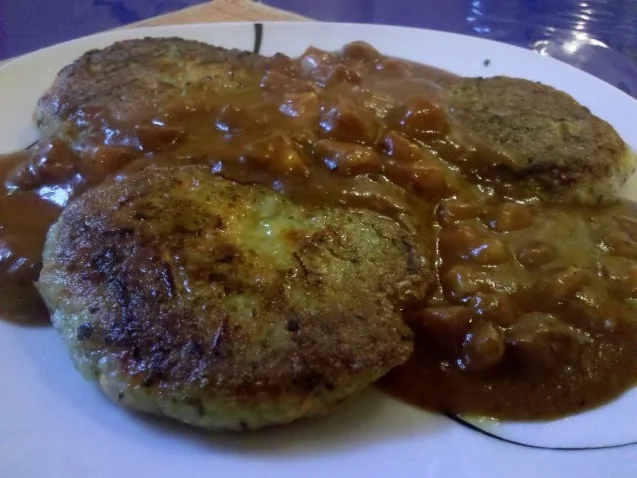 Rezept: Kartoffeln: Kartoffel-Möhren-Bratlinge mit Knackerfüllung Bild Nr. 14 Kartoffeln: Kartoffel-Möhren-Bratlinge mit Knackerfüllung - Rezept - Bild Nr. 14