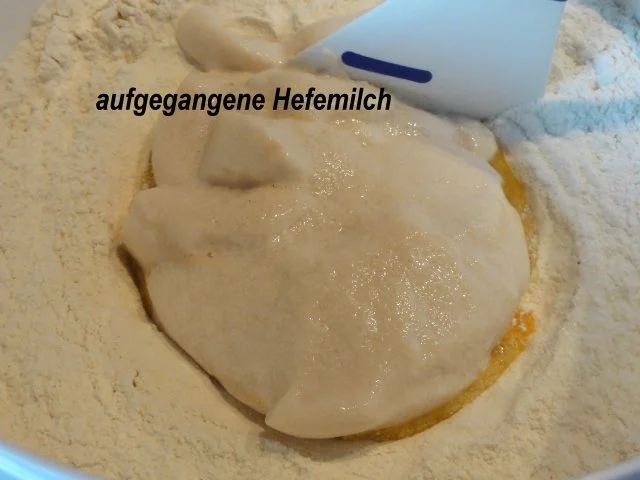 Hefe:   MICKEN....süße Hefebrötchen am Stück - Rezept - Bild Nr. 5