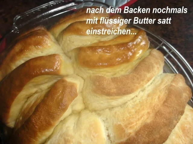 Hefe:   MICKEN....süße Hefebrötchen am Stück - Rezept - Bild Nr. 9