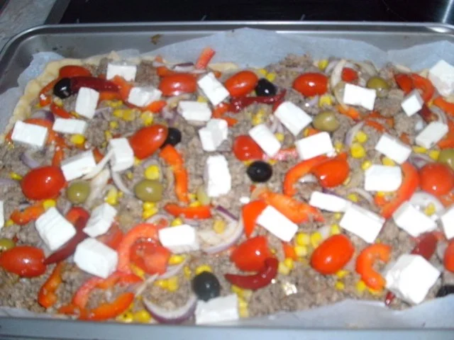 Bunte Hackfleischpizza - Rezept - Bild Nr. 14