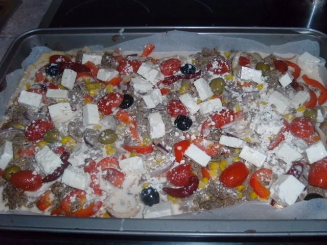 Bunte Hackfleischpizza - Rezept - Bild Nr. 16