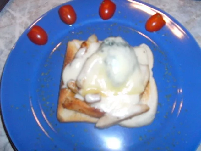 Rezept: Hähnchen-Broccoli-Toast Hähnchen-Broccoli-Toast - Rezept