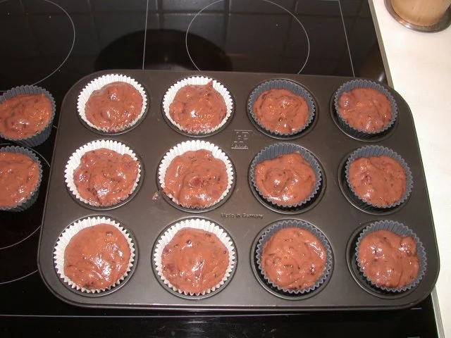 Rezept: Schoko-Kirsch-Muffins Bild Nr. 3 Schoko-Kirsch-Muffins - Rezept - Bild Nr. 3