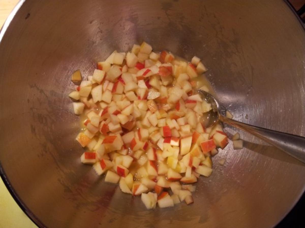 Möhrensalat mit Apfel und Datteln - Rezept - Bild Nr. 2