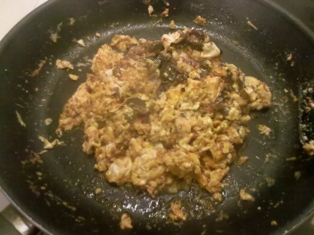 Eier: Pikantes Rührei mit Mischpilzen und Gorgonzola - Rezept - Bild Nr. 5