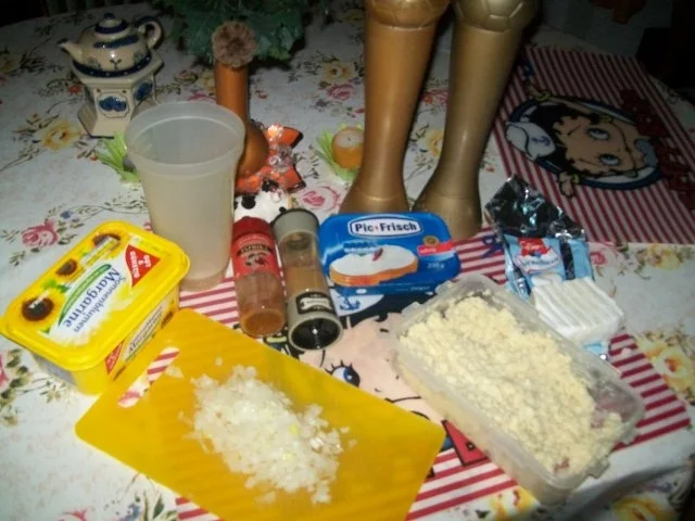 Rezept: Echt bayrischer Obatzer mit Brezen Bild Nr. 2 Echt bayrischer Obatzer mit Brezen - Rezept - Bild Nr. 2