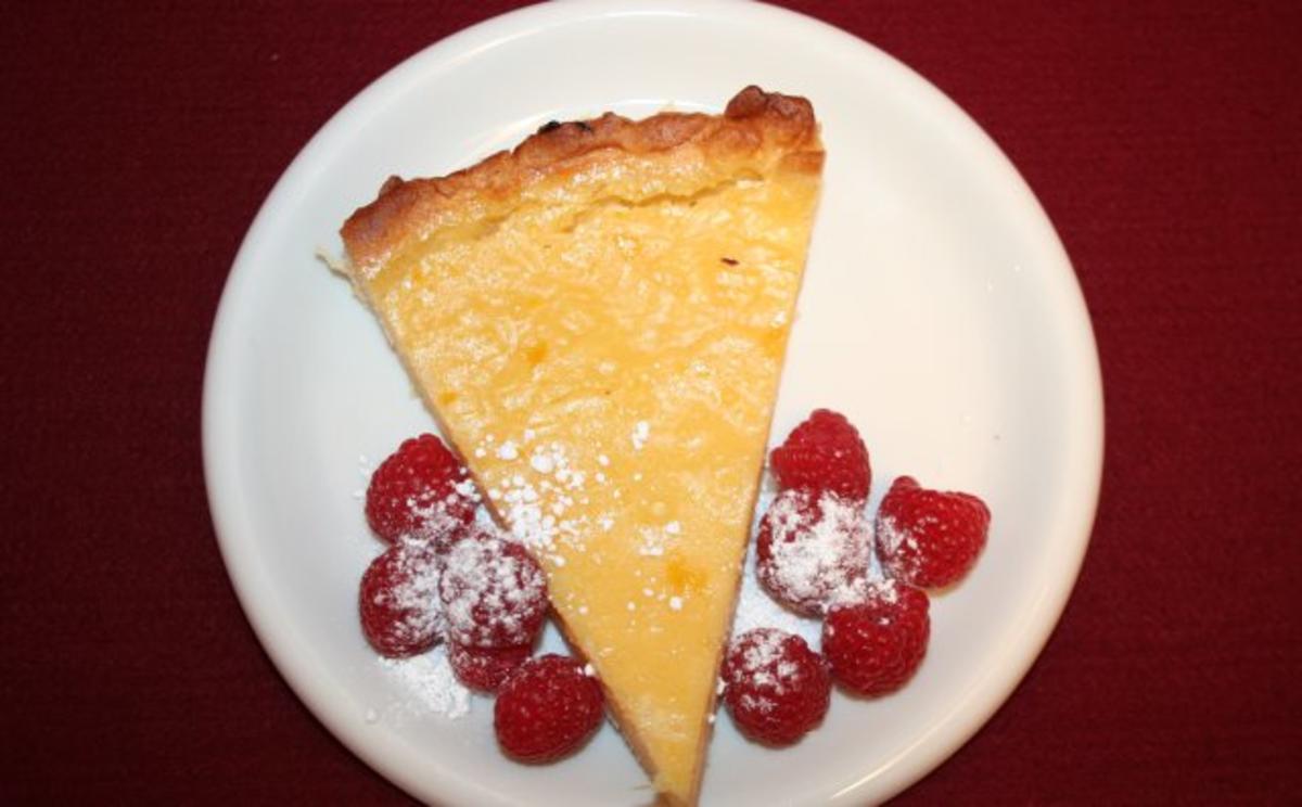 Zitronen-Limetten-Kuchen mit frischen Beeren - Rezept