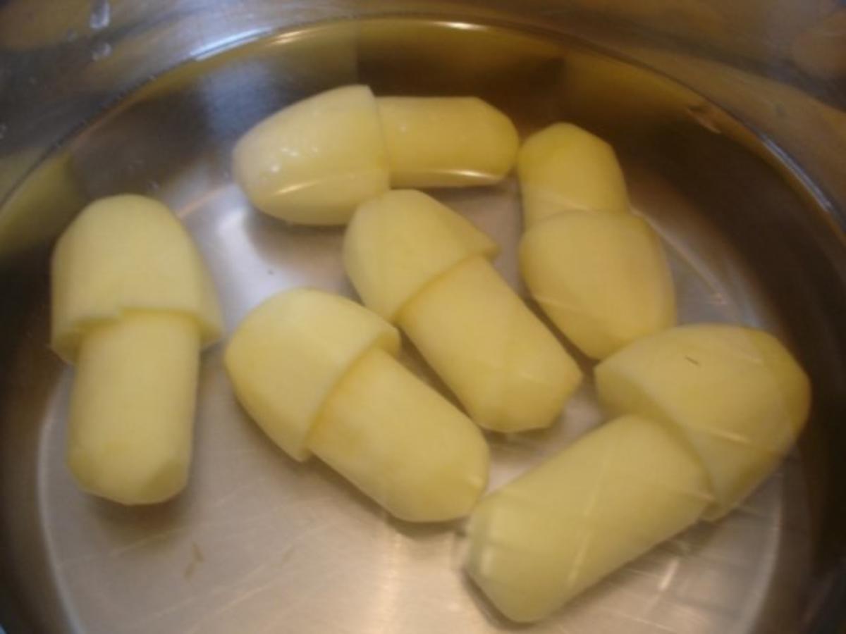 Schollenfilet mit Rahmspinat und Kartoffelpilzen - Rezept - Bild Nr. 3