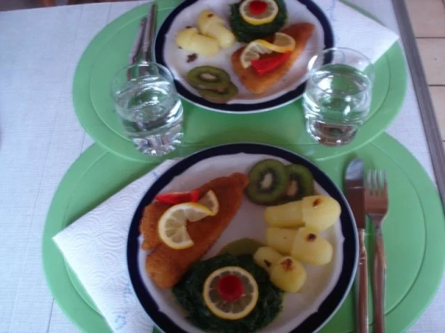 Schollenfilet mit Rahmspinat und Kartoffelpilzen - Rezept - Bild Nr. 8