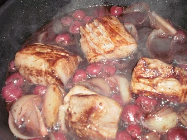 Schweinefilet mit Balsamico-Kirschen - Rezept