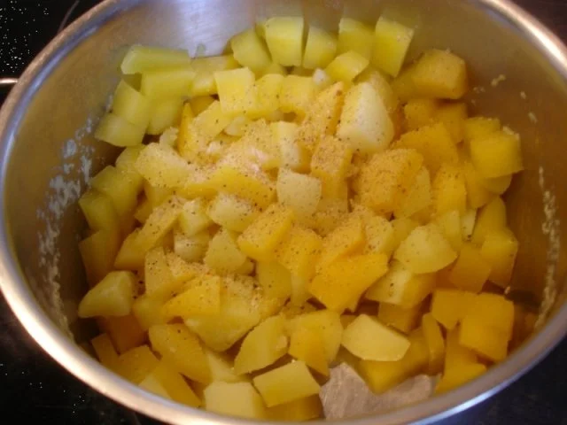 Buttermilch-Kartoffel-Steckrüben-Stampf mit Katenschinkenwürfel-zwiebeln - Rezept - Bild Nr. 9