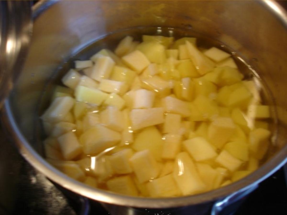 Buttermilch-Kartoffel-Steckrüben-Stampf mit Katenschinkenwürfel-zwiebeln - Rezept - Bild Nr. 8