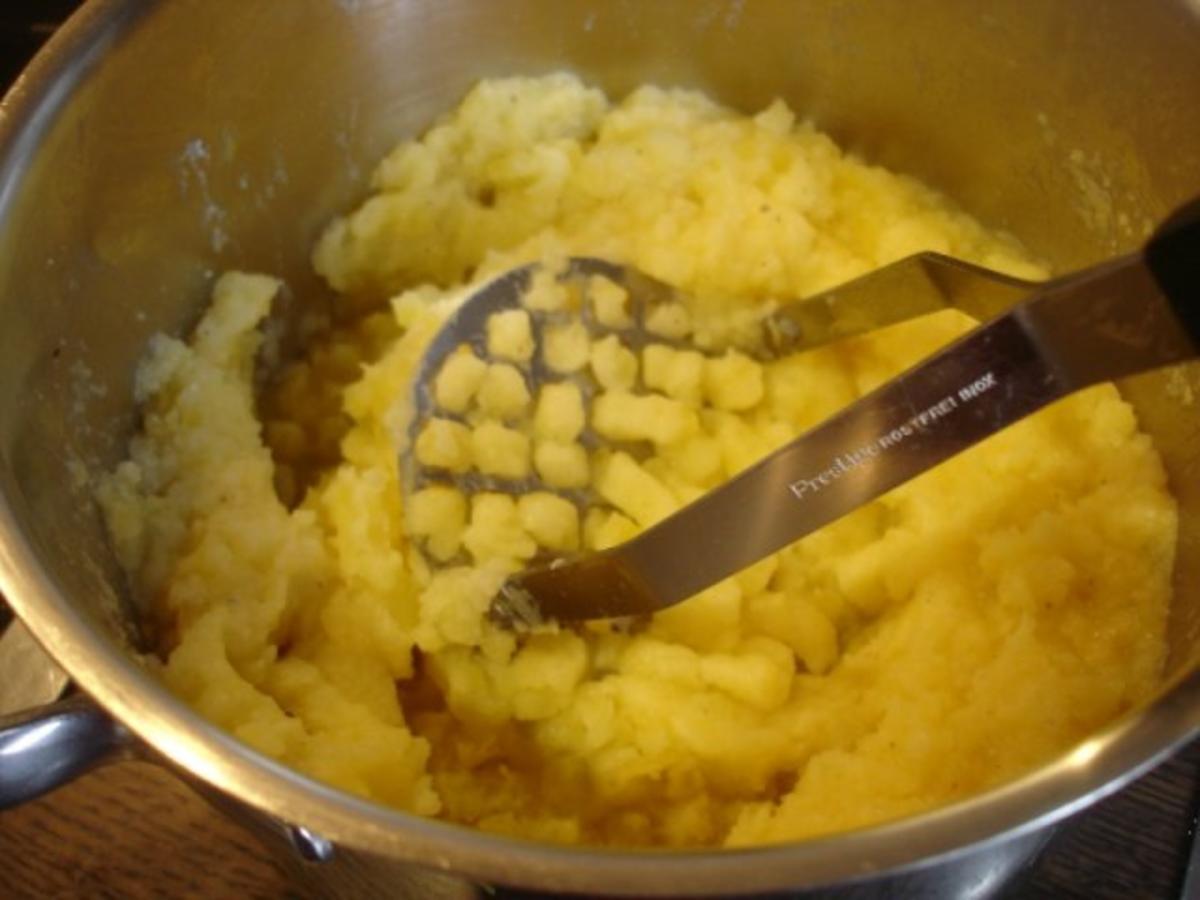 Buttermilch-Kartoffel-Steckrüben-Stampf mit Katenschinkenwürfel-zwiebeln - Rezept - Bild Nr. 10