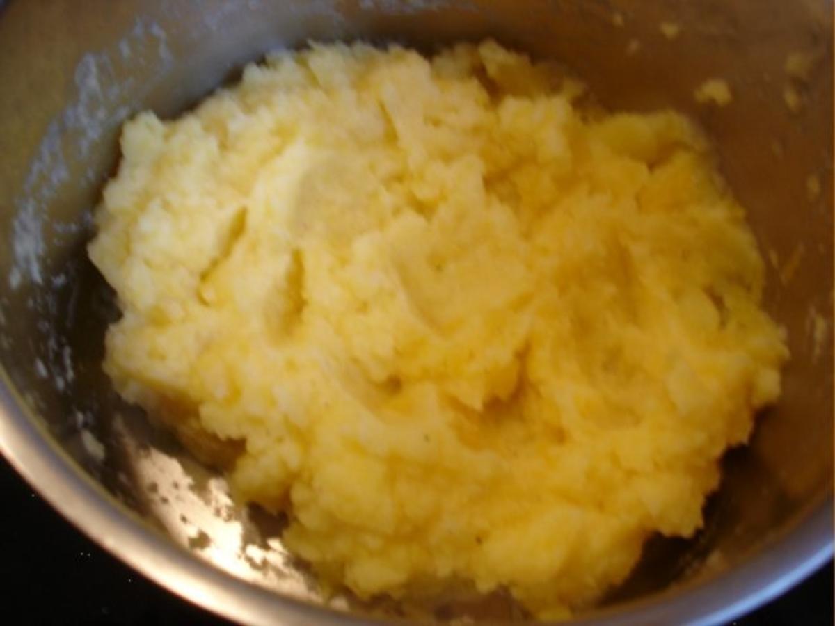 Buttermilch-Kartoffel-Steckrüben-Stampf mit Katenschinkenwürfel-zwiebeln - Rezept - Bild Nr. 11