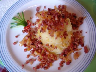 Buttermilch-Kartoffel-Steckrüben-Stampf mit Katenschinkenwürfel-zwiebeln - Rezept
