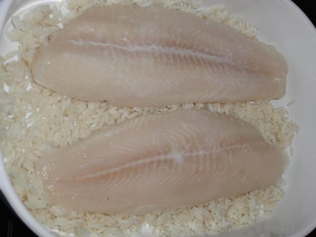 Fisch :  Resteauflauf mit Fischfilet eingebettet in Reis und Gemüse - Rezept - Bild Nr. 2