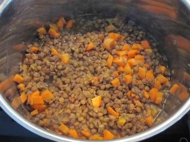 Rezept: Vegane Linsensuppe Bild Nr. 4 Vegane Linsensuppe - Rezept - Bild Nr. 4