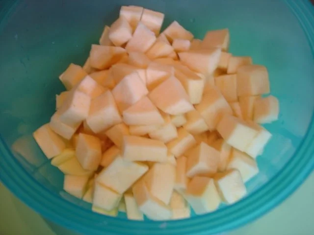 Rezept: Steckrübenrahmsuppe mit Nürnberger Rostbratwürstchen Bild Nr. 6 Steckrübenrahmsuppe mit Nürnberger Rostbratwürstchen - Rezept - Bild Nr. 6