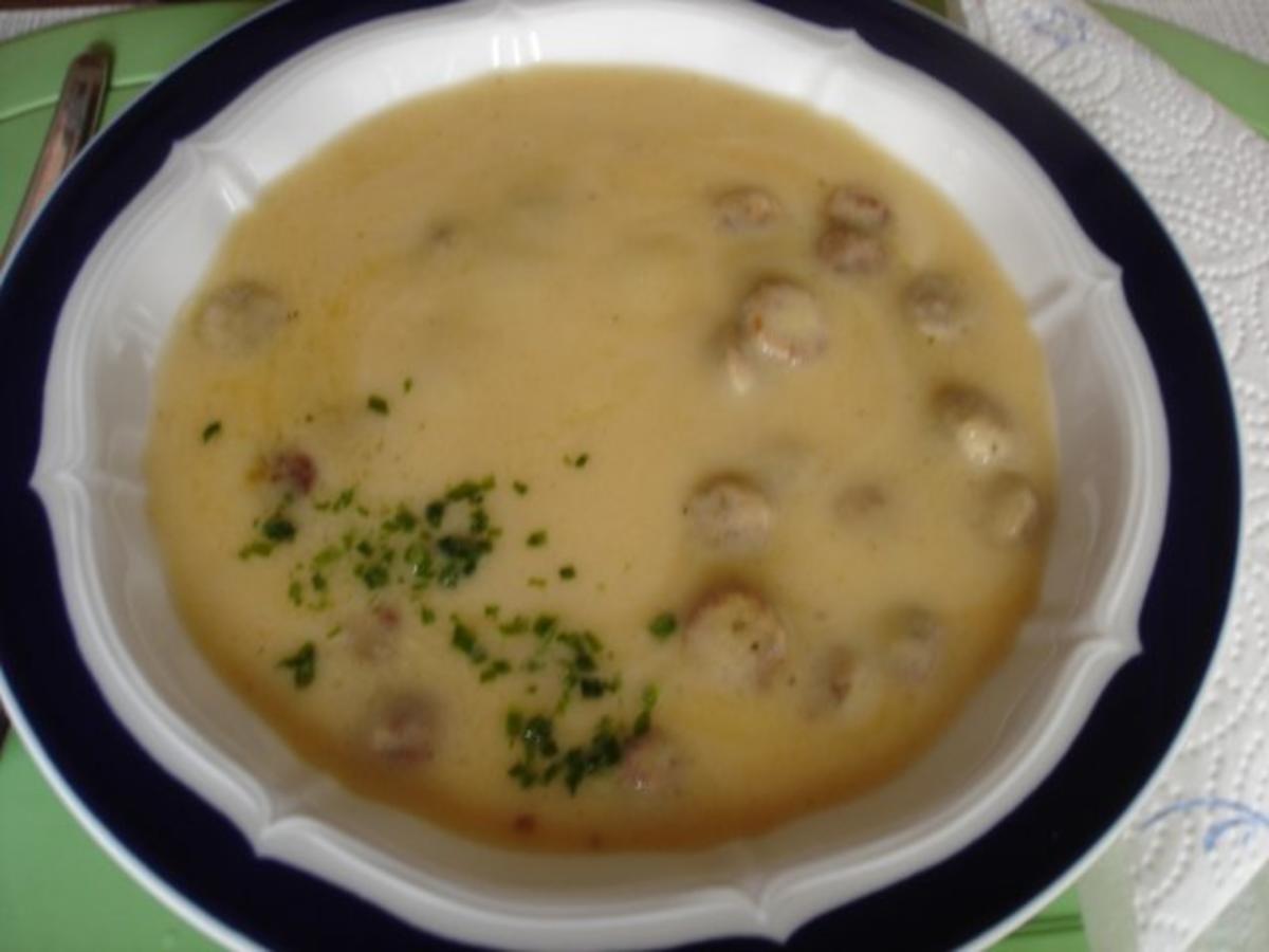 Steckrübenrahmsuppe mit Nürnberger Rostbratwürstchen - Rezept