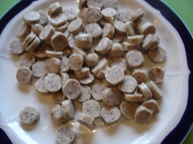 Rezept: Steckrübenrahmsuppe mit Nürnberger Rostbratwürstchen Bild Nr. 14 Steckrübenrahmsuppe mit Nürnberger Rostbratwürstchen - Rezept - Bild Nr. 14