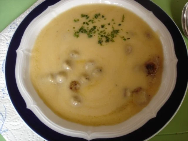 Rezept: Steckrübenrahmsuppe mit Nürnberger Rostbratwürstchen Bild Nr. 18 Steckrübenrahmsuppe mit Nürnberger Rostbratwürstchen - Rezept - Bild Nr. 18
