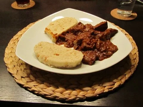 Saftig pikantes Rindergulasch - Rezept - Bild Nr. 3