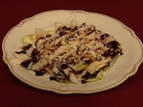 Rezept: Birnen-Zucchini-Carpaccio auf Limetten-Balsamicospiegel (Ulrike Röseberg) Birnen-Zucchini-Carpaccio auf Limetten-Balsamicospiegel (Ulrike Röseberg) - Rezept