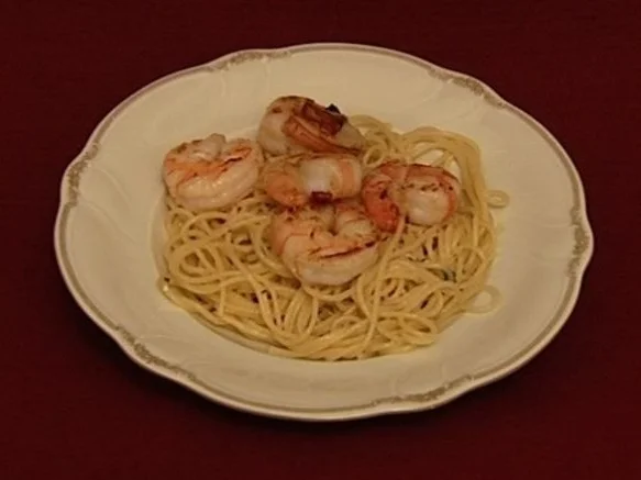 Rezept: Riesengarnelen an Thymian-Parmesan-Spaghetti (Ulrike Röseberg) Riesengarnelen an Thymian-Parmesan-Spaghetti (Ulrike Röseberg) - Rezept