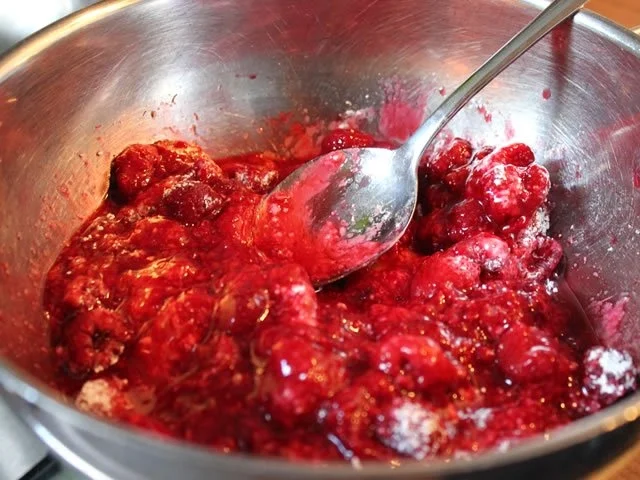 SchokoCookie-Himbeerjoghurteis - Rezept - Bild Nr. 3