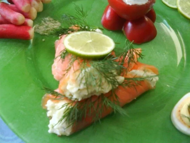 Rezept: Lachsroulés mit frischem Dill Bild Nr. 2 Lachsroulés mit frischem Dill - Rezept - Bild Nr. 2