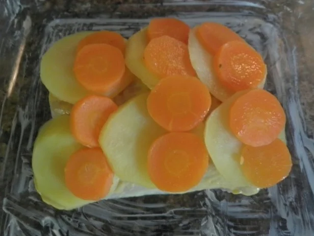 Rezept: Zugedeckter Fisch mit violetten Kartoffelpüree Bild Nr. 4 Zugedeckter Fisch mit violetten Kartoffelpüree - Rezept - Bild Nr. 4